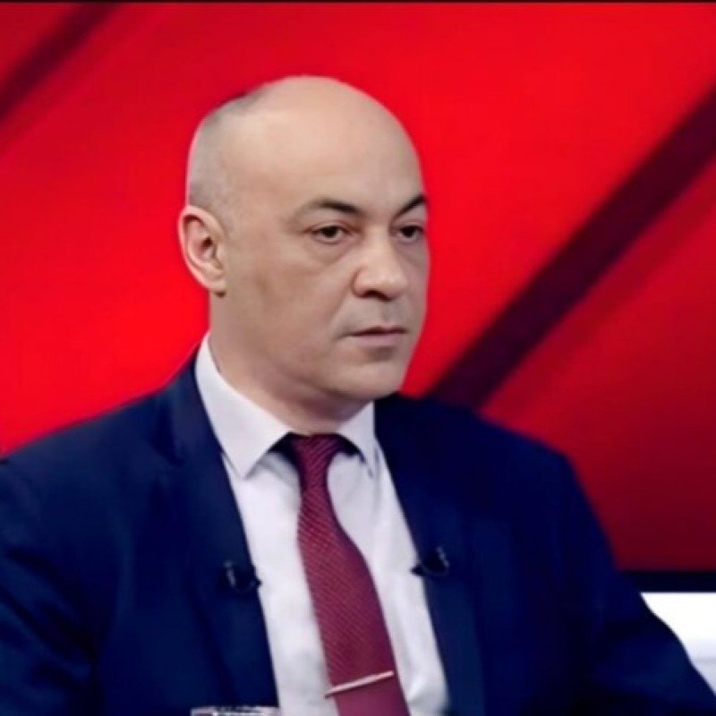 Kim uduzdu, kim uddu?