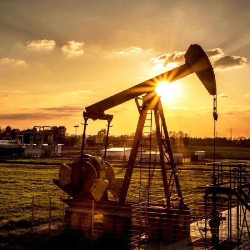 Neftin qiyməti 60,99 dollara düşdü