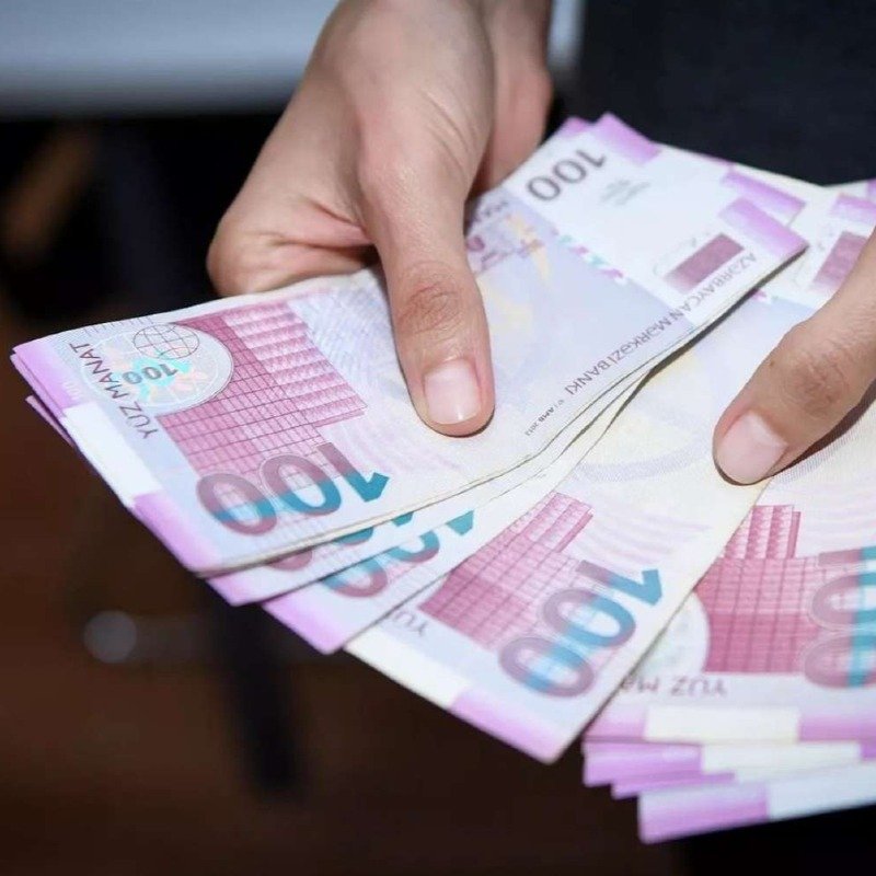 Bu sahədə işləyənlər 4 000 manatdan çox maaş alırlar - SİYAHI