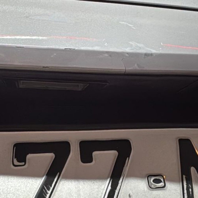 Siyasi fəalın avtomobili vuruldu, “Meqa Sığorta” zərəri ödəməkdən imtina edir