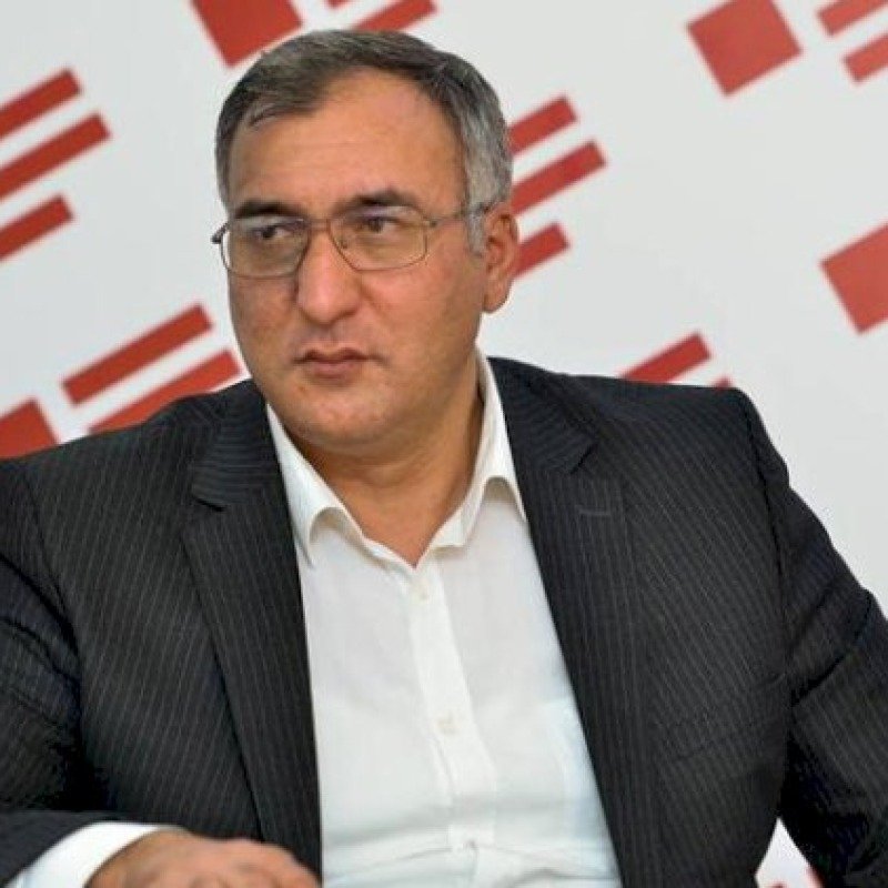 Tanınmış yazıçı muğamı və Rəşid Behbudovu təhqir etdi: “Ruslara tabe olan ...”