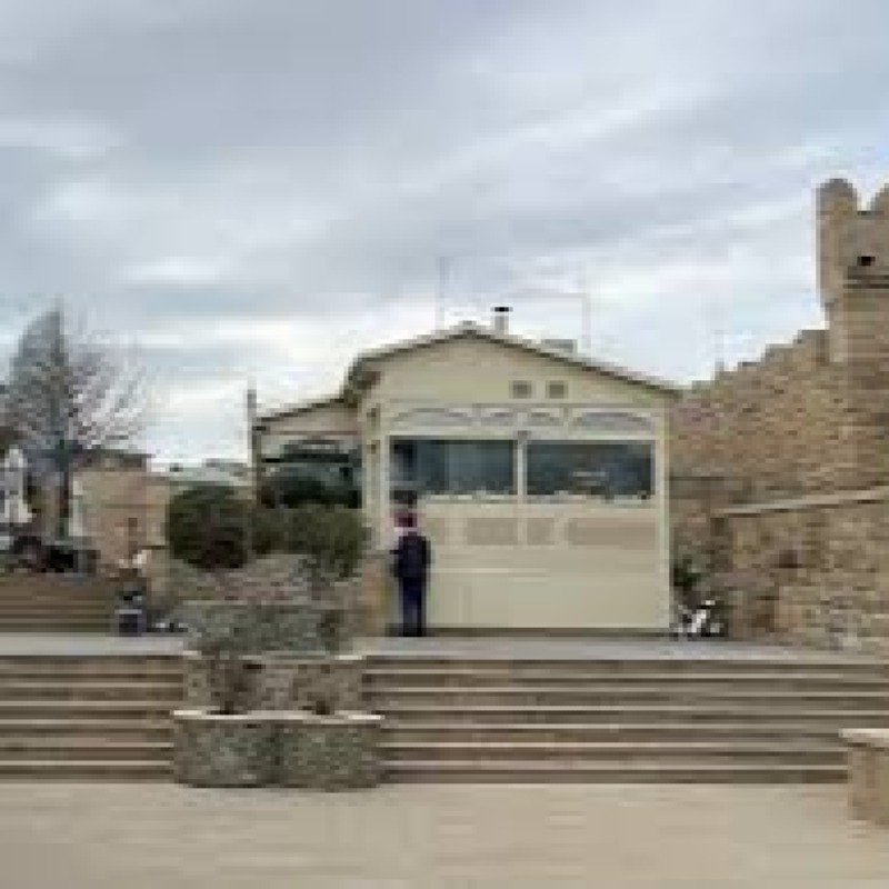 Tarixi qala divarlarının aşınma səbəbi: Təbiət hadisəsi, yoxsa restoran biznesi?