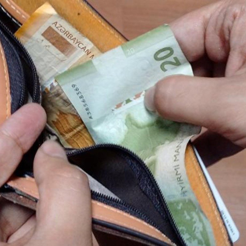 Azərbaycanda adambaşına ərzaq, içki və siqaretə ayda 275 manat xərclənir