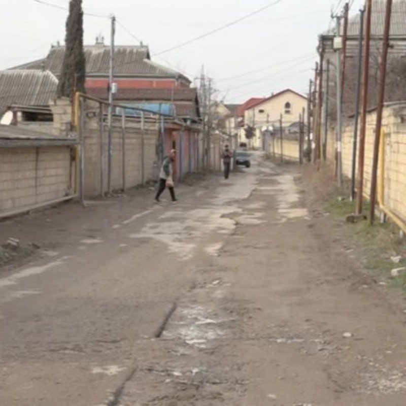 Məktəb yolu bərbad vəziyyətə necə düşüb?