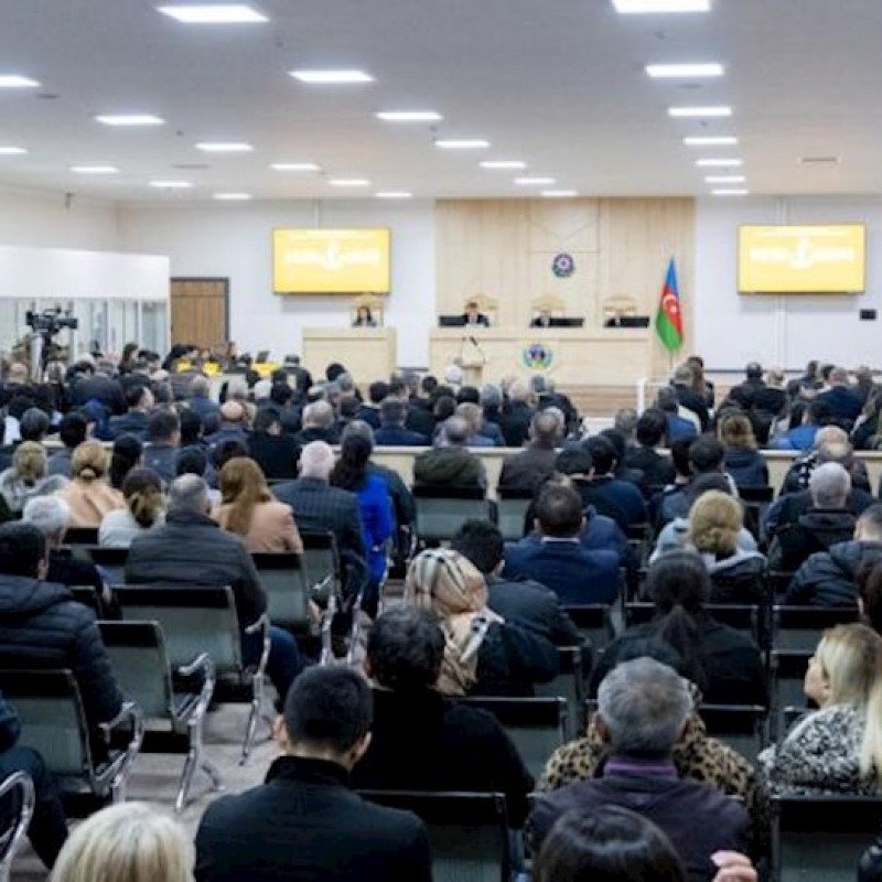 Əsirlərə işgəncə verməsi ilə bağlı sübutlar məhkəmədə nümayiş etdirildi