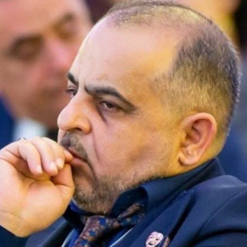"Beşindən zəif, ikisindən yaxşı dolanıram"