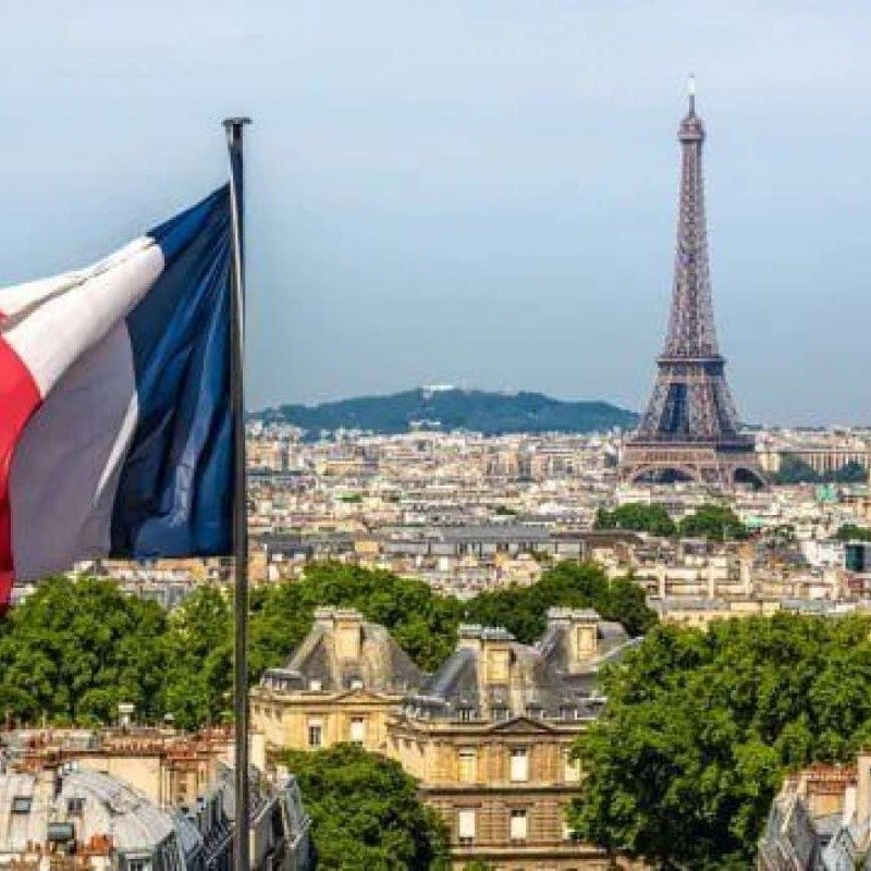 Fransadan səhv: Ermənistana Azərbaycan bayrağı - FOTO