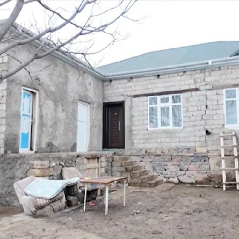 Şərurda beşuşaqlı ailə acınacaqlı durumda: "Barmağına bir aparat bağlayıb üçüncü qrup əlillik verdilər"