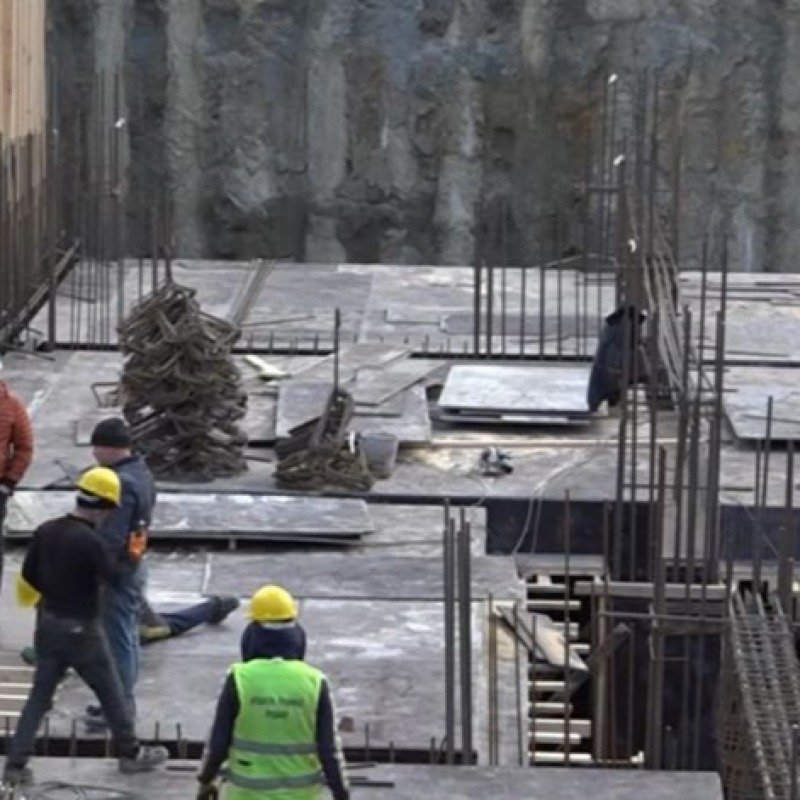 Tikinti şirkəti ilə vətəndaş arasında qalmaqal: "Xəbərdarlıq da etmədilər"