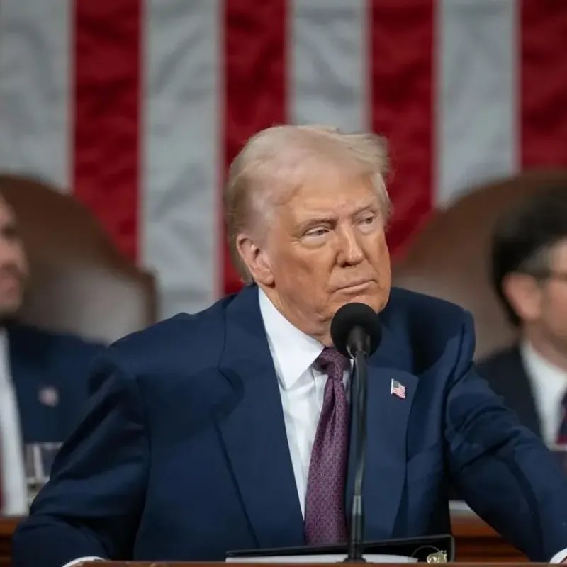 Tramp İranla iki həftəlik atəşkəsi qəbul etdiyini açıqlayıb