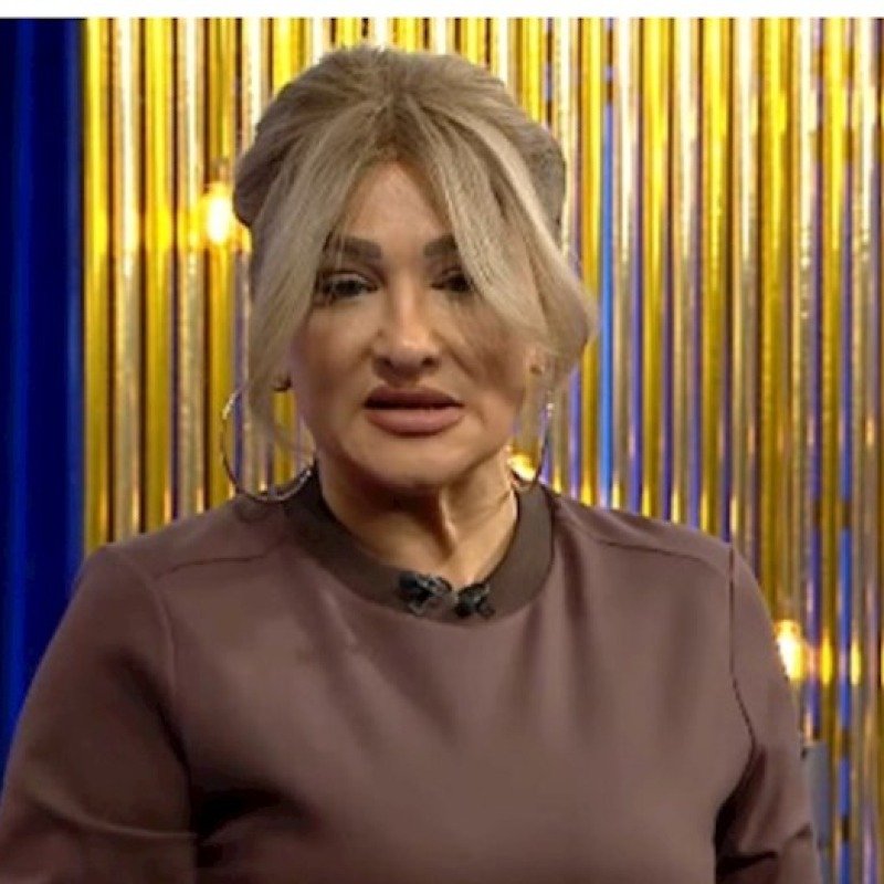 "Verilişimə 10 mühafizəçi ilə gəlirsiniz, nə olur ki?"