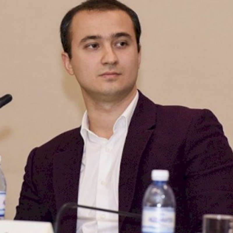 Nazir oğlu məktəblərdəki vəziyyətdən yazdı