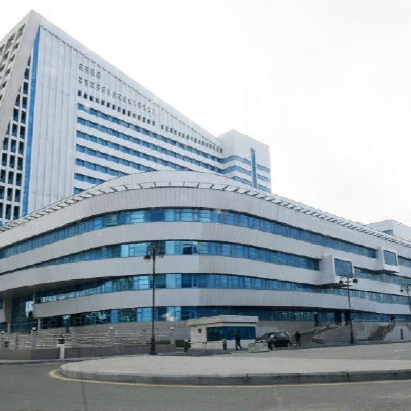 “Yeni Klinika”da qadının əməliyyatda qanaxmadan ölməsi ilə bağlı ginekoloqa cinayət işi açıldı